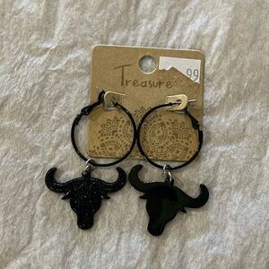 NWT Long horn cow hoop earrings: black sparkly